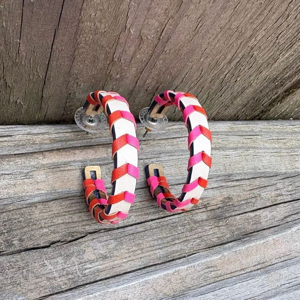 Stella & Dot | Whipstitch Hoops | 1 1/2” Diameter